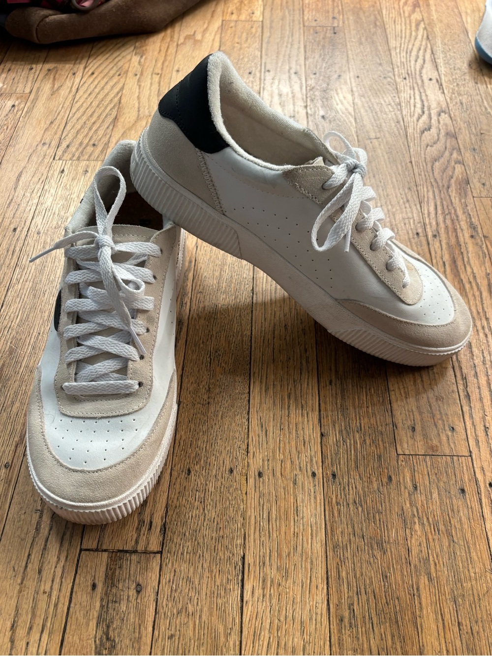 Reef Women's White and Beige Low-Top Lace-Up Sneakers